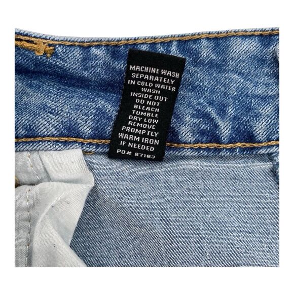 Celebrity Jean Shorts Plus Size 24 Cuffed Stretch Medium Wash - Picture 7 of 7